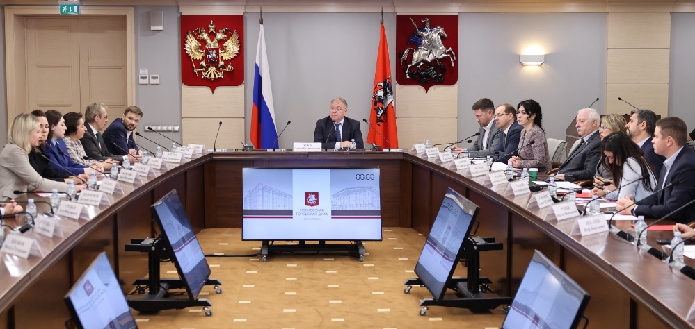 Аудитор Контрольно-счетной палаты Москвы Борис Киселёв и начальник инспекции Ольга Павлова приняли участие в заседании комиссии МГД по городскому хозяйству и жилищной политике